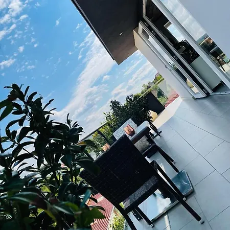 Picard Apartman - Sky Terrace - Egesz Evben
