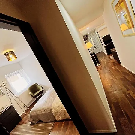 Picard Apartman - Sky Terrace - Egesz Evben شقة